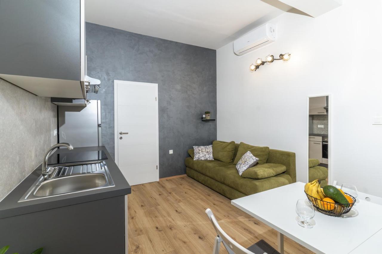Stunning Apartment In Quiet Street Near Center With Free Parking 4 Floor Риека Экстерьер фото