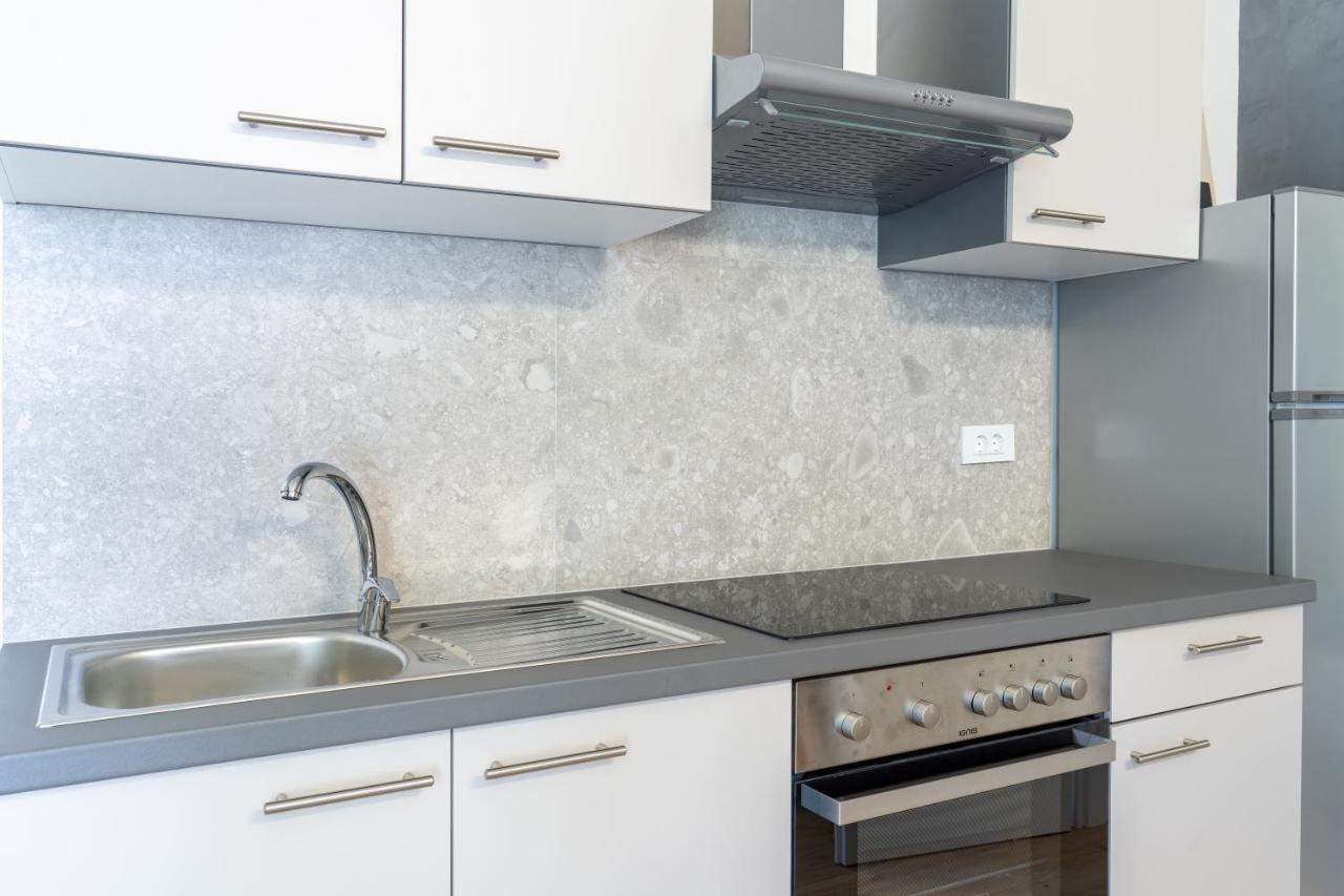 Stunning Apartment In Quiet Street Near Center With Free Parking 4 Floor Риека Экстерьер фото