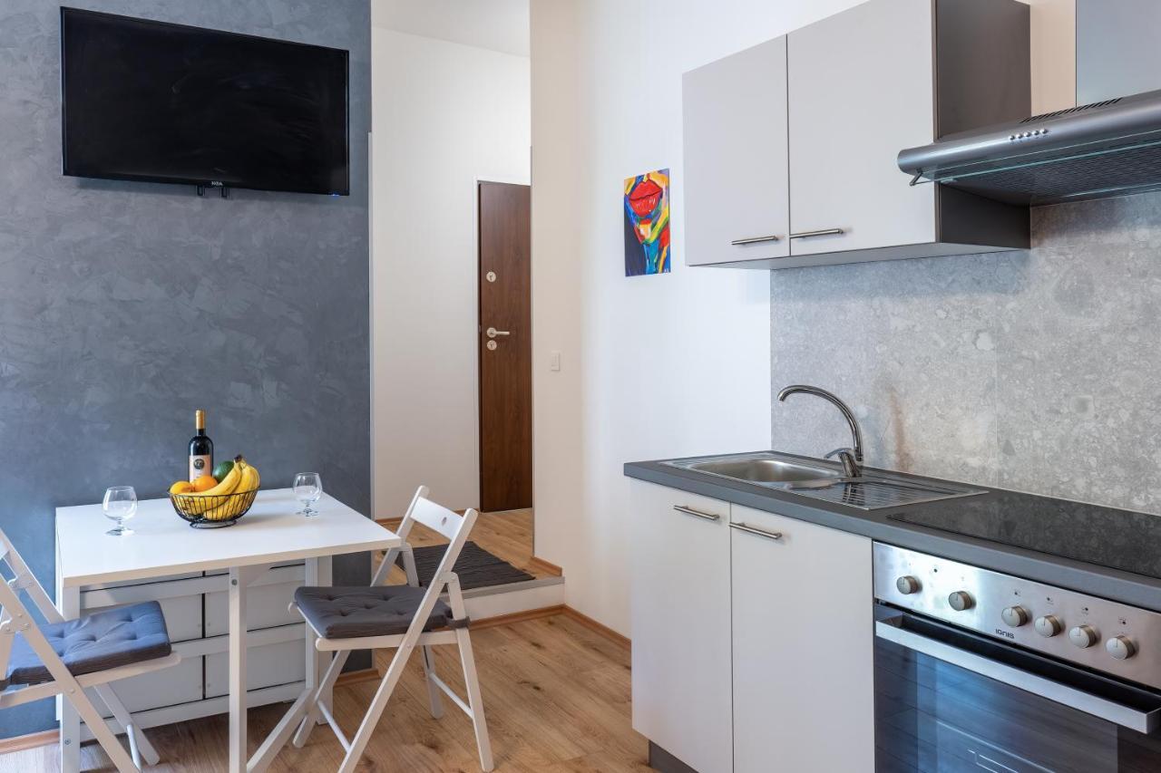 Stunning Apartment In Quiet Street Near Center With Free Parking 4 Floor Риека Экстерьер фото
